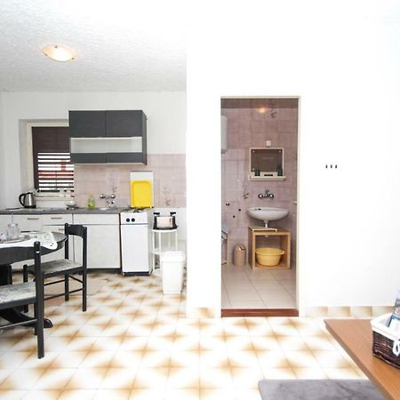 Tribunj Apartmani ภายนอก รูปภาพ