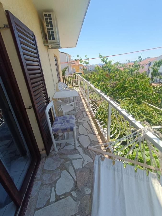 Tribunj Apartmani ภายนอก รูปภาพ