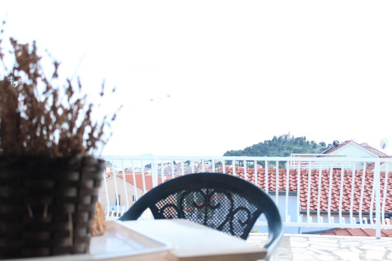 Tribunj Apartmani ภายนอก รูปภาพ