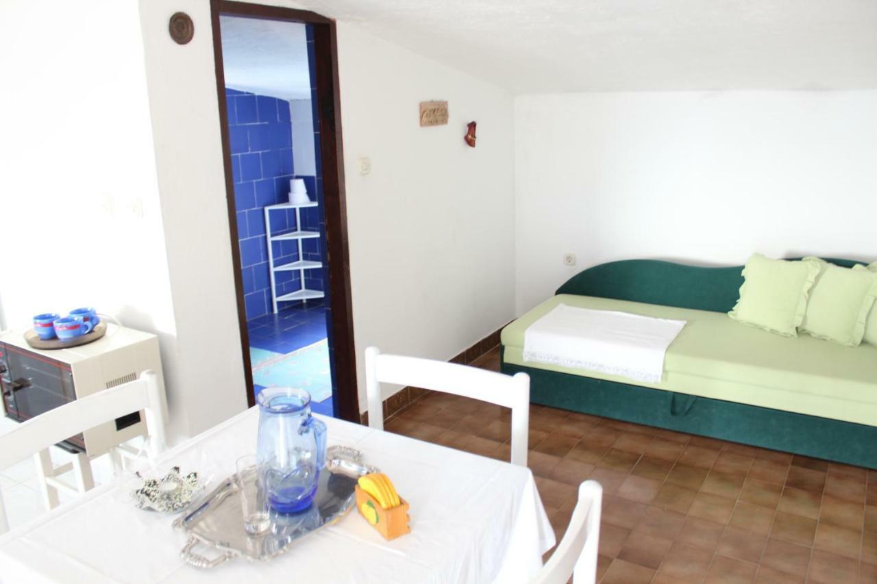 Tribunj Apartmani ภายนอก รูปภาพ