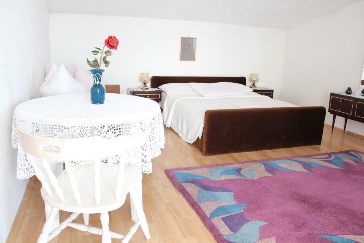 Tribunj Apartmani ภายนอก รูปภาพ