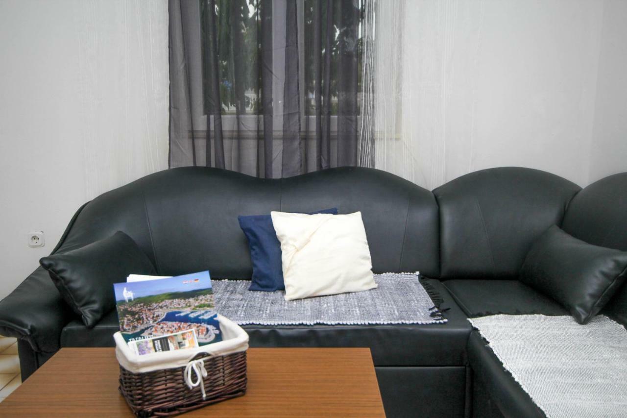 Tribunj Apartmani ภายนอก รูปภาพ