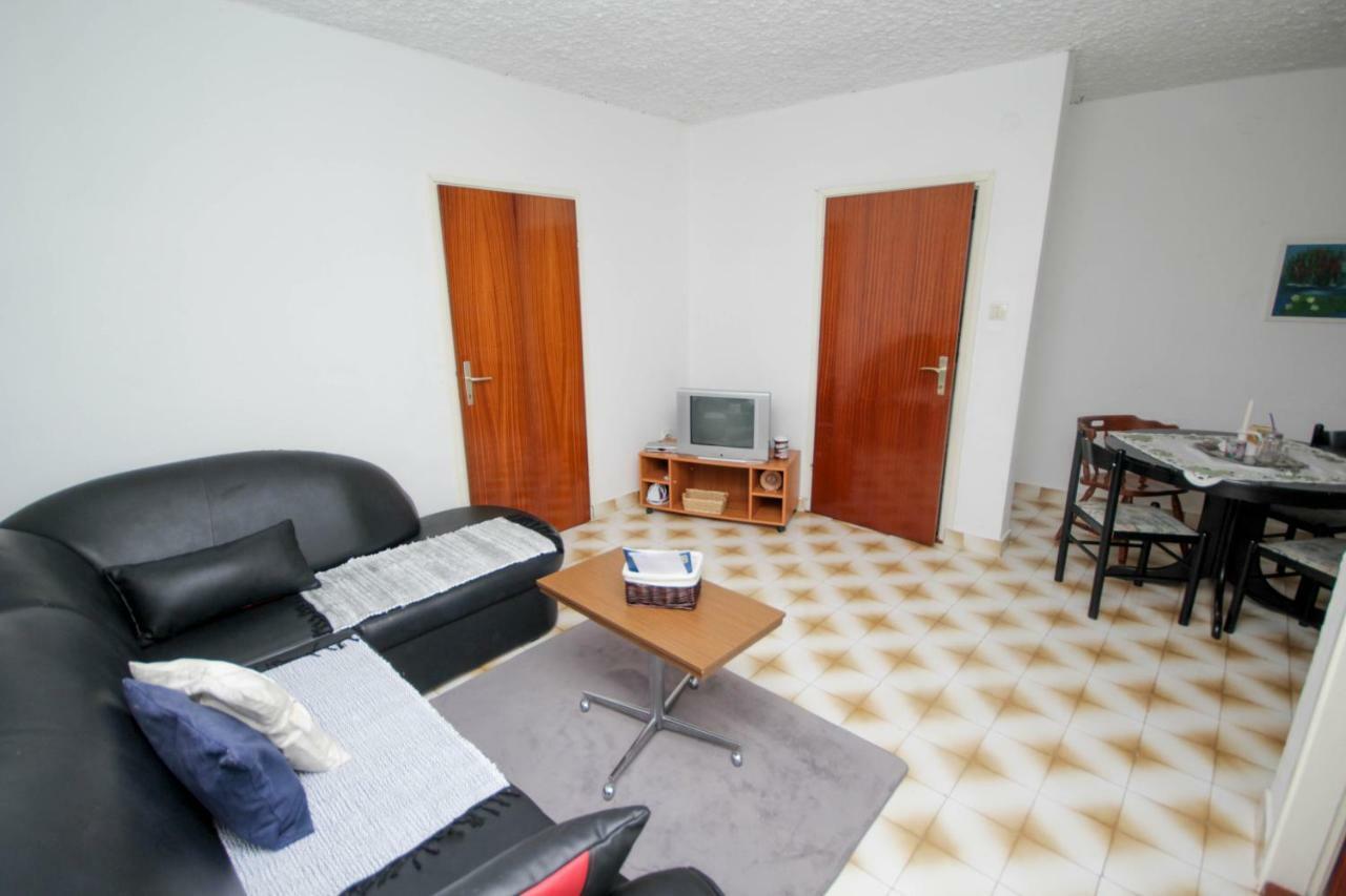 Tribunj Apartmani ภายนอก รูปภาพ