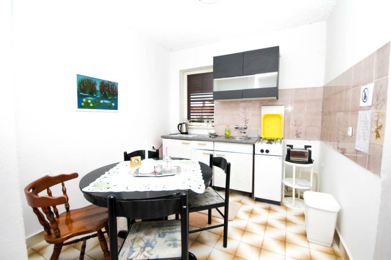 Tribunj Apartmani ภายนอก รูปภาพ